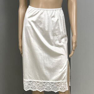 Vintage Maidenform Wise Buys Half Slip Small Nylon Tricot Scalloped Violet Lace